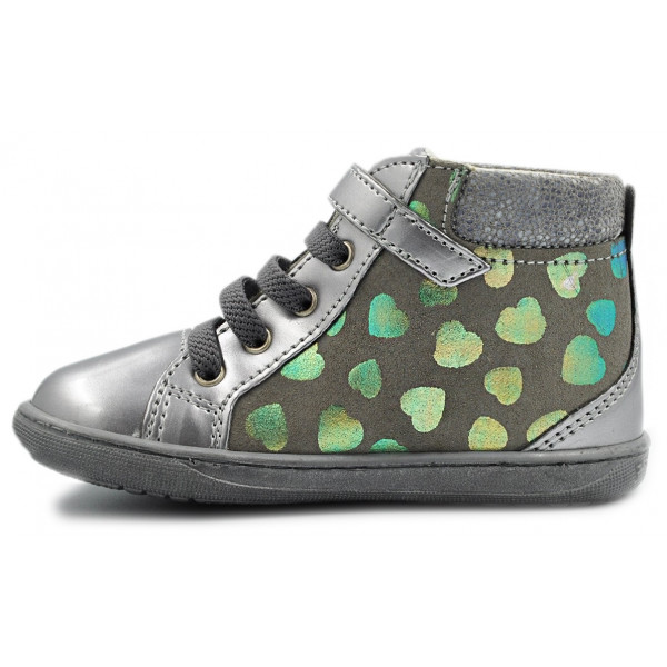 Dziewczęce Półbuty W Metaliczne Serduszka Na Jesień Primigi 8022100