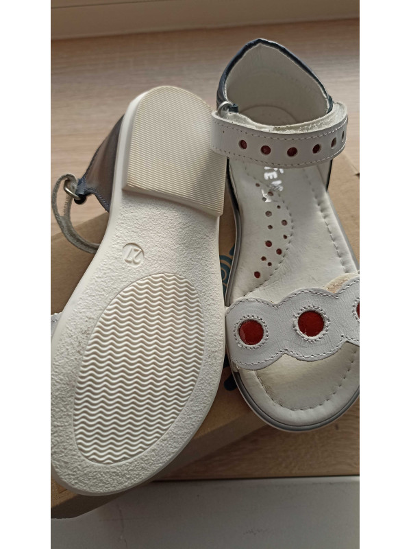 Dziewczęce sandały na lato ze skóry naturalnej Bartek w-86167/h41 II gatunek