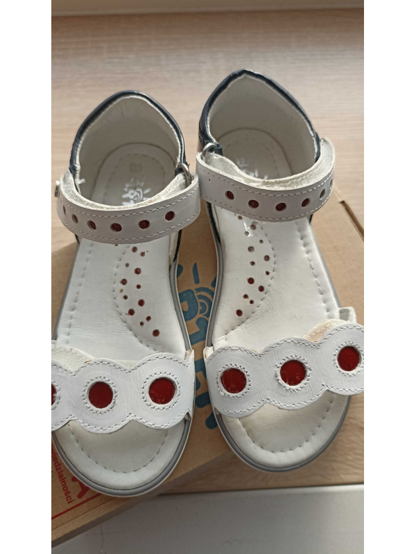 Dziewczęce sandały na lato ze skóry naturalnej Bartek w-86167/h41 II gatunek