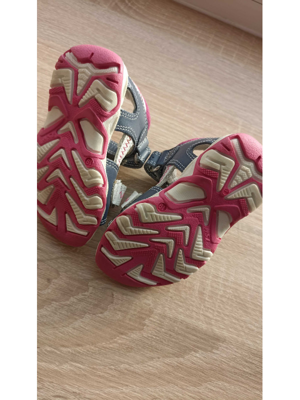 Pierwsze sportowe sandałki dla dziewczynki na lato Bartek t-11824/1ns II Gatunek