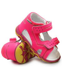 Sportowe sandałki dla dziewczynek na lato ze skóry naturalnej róż Bartek w-71825/NPF