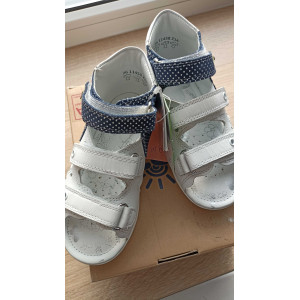 Sandały dla dziewczynki z truskawką Bartek t-11458/z14 II Gatunek