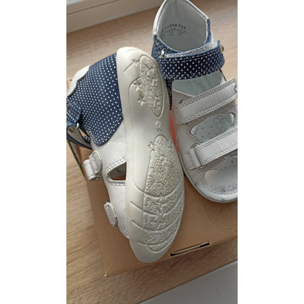 Sandały dla dziewczynki z truskawką Bartek t-11458/z14 II Gatunek