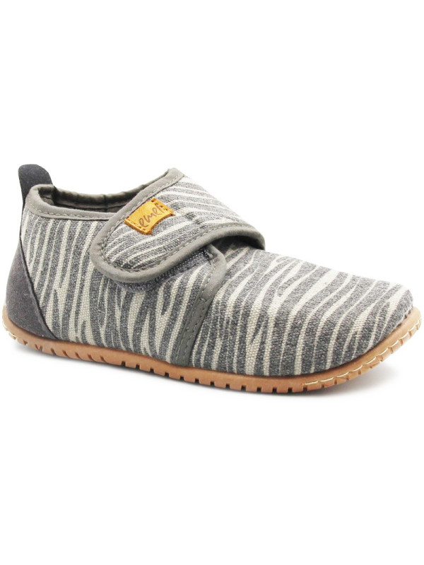 Kapcie dla chłopca do szkoły i przedszkola Emel e 100