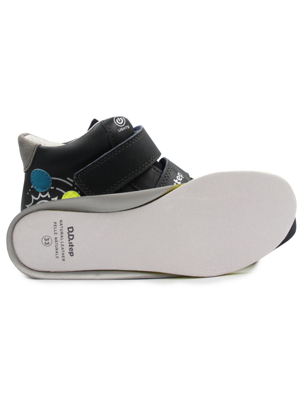 Buty Dla Chłopca Na Wiosnę Świecące DD STEP A068-42418L