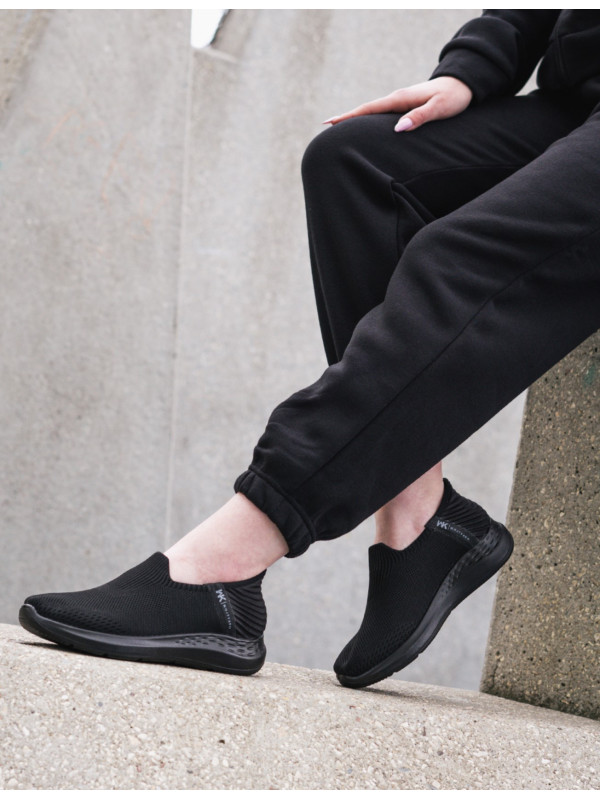 Damskie Buty Na Jesień Półbuty Kapcie Do Szkoły Wojtyłko 7A25353C Czarny