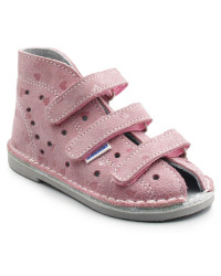 Pierwsze kapcie do przedszkola dla dziewczynek z wysokim zapiętkiem Adamki w serduszka