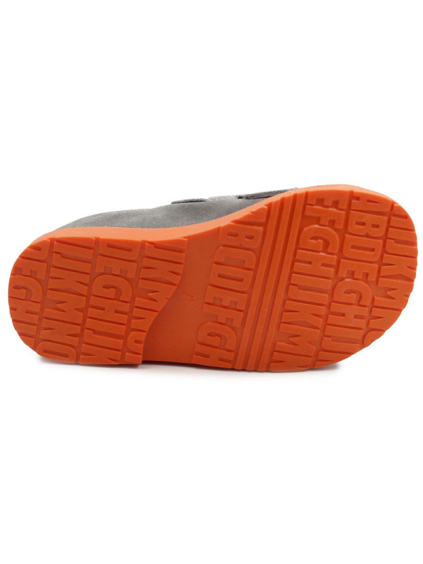 Kapcie ortopedyczne z usztywnionym wysokim zapiętkiem do przedszkola Dawid 010