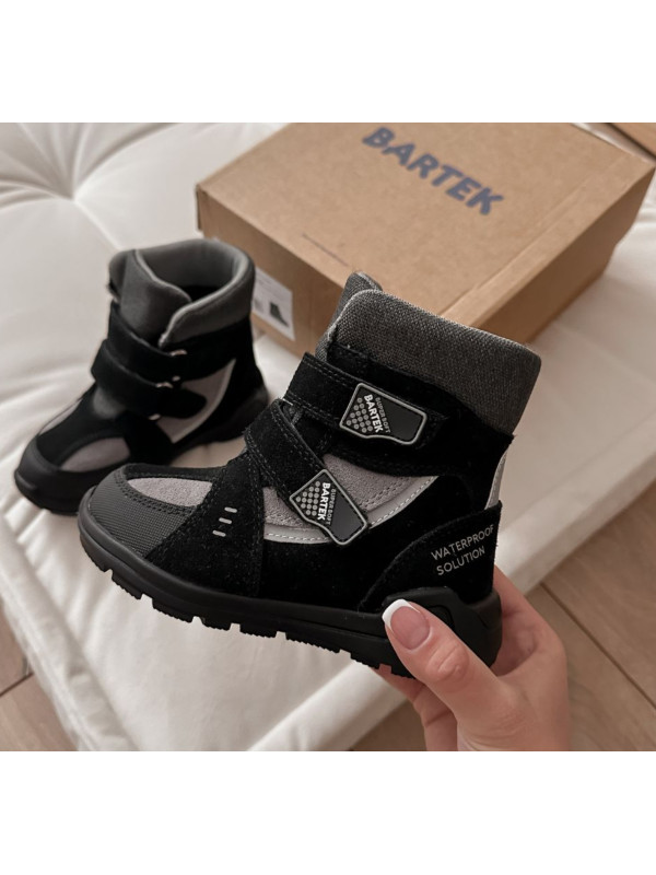 Wodoodporne Buty Dla Chłopca na Jesień i Zimę Czarne Bartek 88006-71