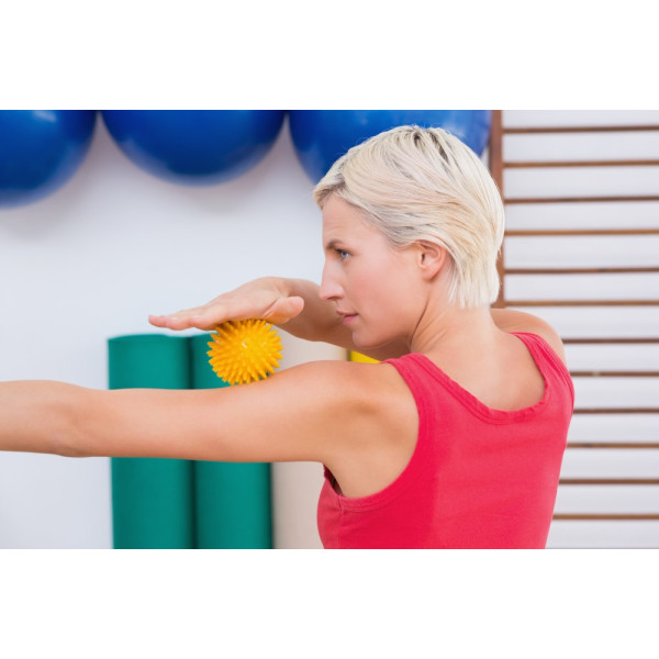 Piłeczka Rehabilitacyjna Z Kolcami Do Ćwiczeń Masażu Rehabilitacja Masaż Stóp Armedical 9cm Czerwona