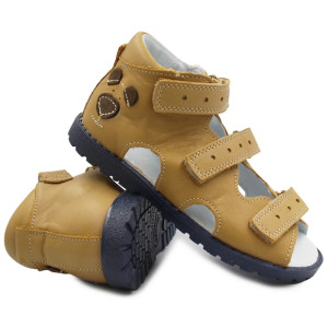 Kapcie profilaktyczne chłopięce z misiem do przedszkola Kornecki OR 116 rudy skóra