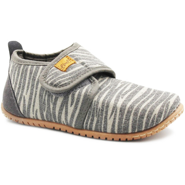 Kapcie dla chłopca do szkoły i przedszkola Emel e 100