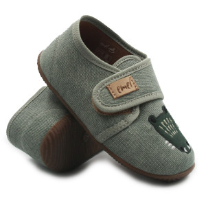 Kapcie szkolne dla chłopca...