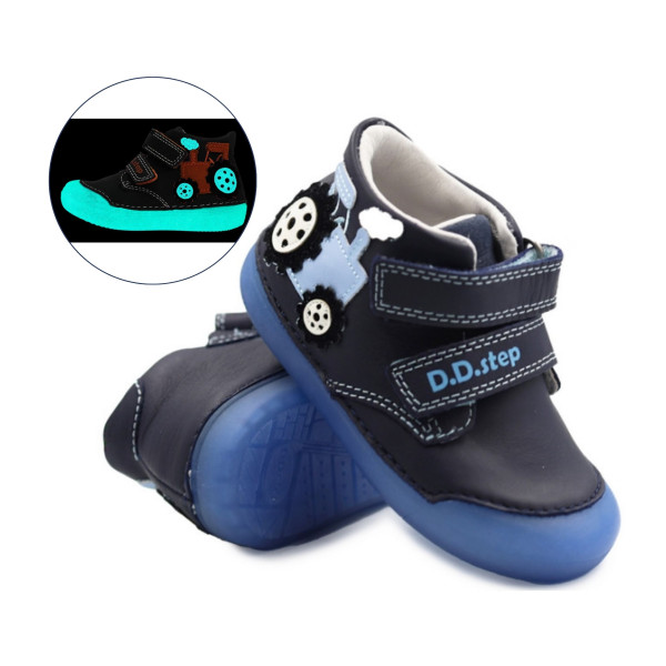 Buty Na Wiosnę Dla Chłopca Świecące w Ciemności Traktor DD STEP S066-42263