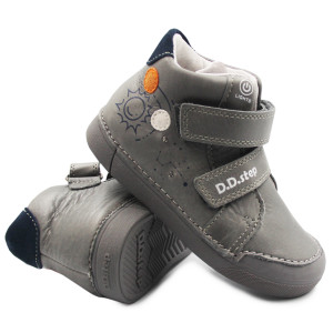 Buty Na Wiosnę Dla Chłopca LED DD STEP A068-42418BM