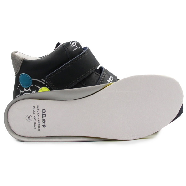 Buty Dla Chłopca Na Wiosnę Świecące DD STEP A068-42418L