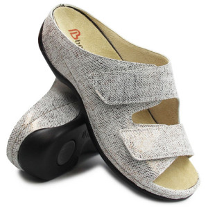 Klapki dla kobiet z...