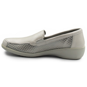 Eleganckie białe wygodne półbuty dla kobiet na jesień Comfortabel 942198-92