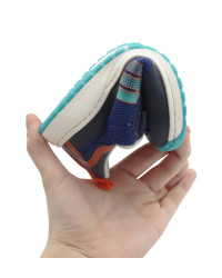 Sportowe buty typu barefoot dla chłopca na wiosnę MTNG 49045-C59432