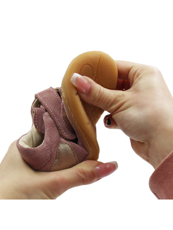 Buty Na Jesień Dla Dziewczynki z Serduszkiem Barefoot Ameko Dash-Hearts-Brownrose