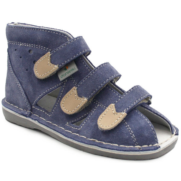 Kapcie korekcyjne dla chłopca na lato do szkoły przedszkola Danielki