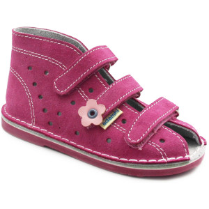 Kapcie profilaktyczne dla dziewczynki do przedszkola z obcasem Thomasa Adamki