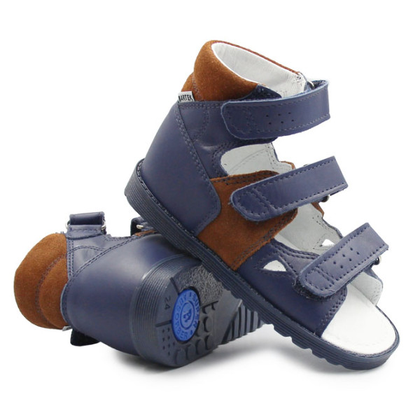 Sandały dla chłopca z wysokim zapiętkiem do szkoły i przedszkola Bartek 81804-026