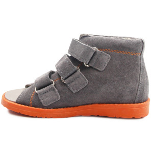 Kapcie ortopedyczne z usztywnionym wysokim zapiętkiem do przedszkola Dawid 010