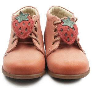 Trzewiki z truskawką dla dziewczynki do nauki chodzenia Emel es 562l-1
