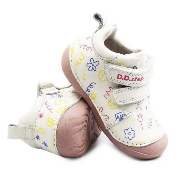 Wiosenne Buty Dla Dziewczynek Białe z Różową Podeszwą DD STEP S015-61675 White