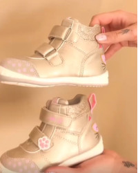 Buty Dla Dziewczynki na Jesień Kotek Wojtyłko 1T27067 Złoty