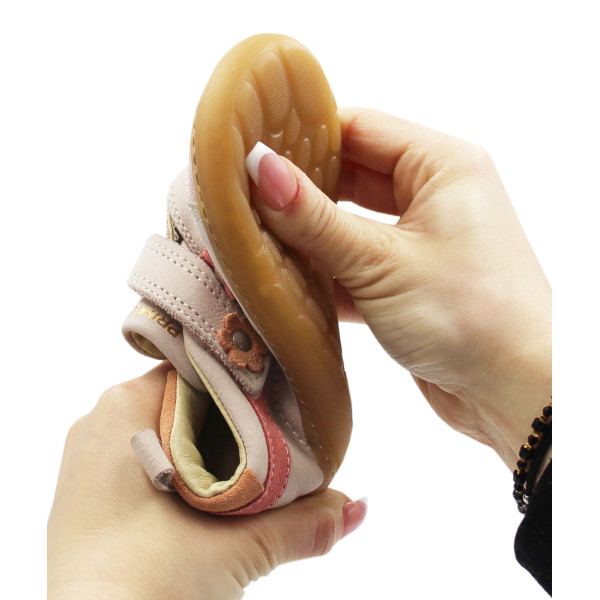 Buty Na Wiosnę Dla Dziewczynek Kwiatuszki Barefoot Primigi 1410100