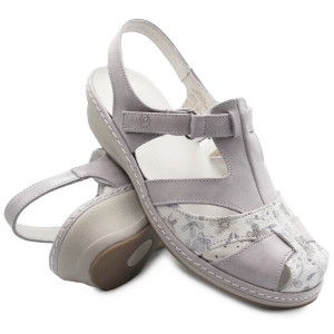 Sandały dla kobiet seniorek...