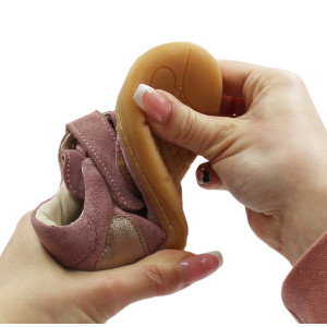 Buty Na Wiosnę Dla Dziewczynki z Serduszkiem Barefoot Ameko Dash-Hearts-Brownrose