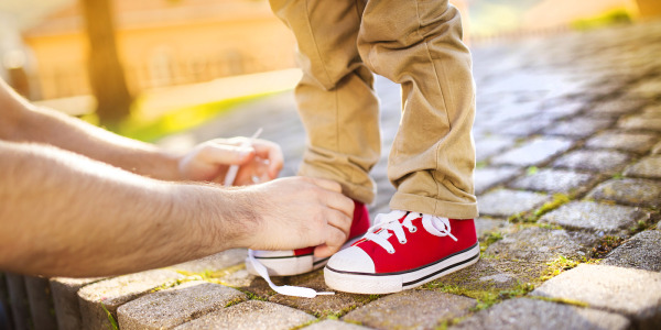 Jak sprawdzić, czy dziecko wyrosło z butów? 3 szybkie sposoby